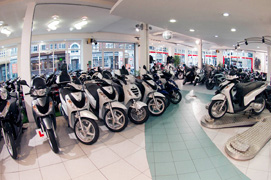 Motoden Honda dealer showroom2